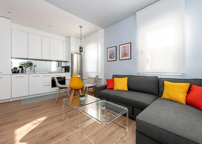 Bright Apartment- 1Bd 1Bth- Alonso Cano
